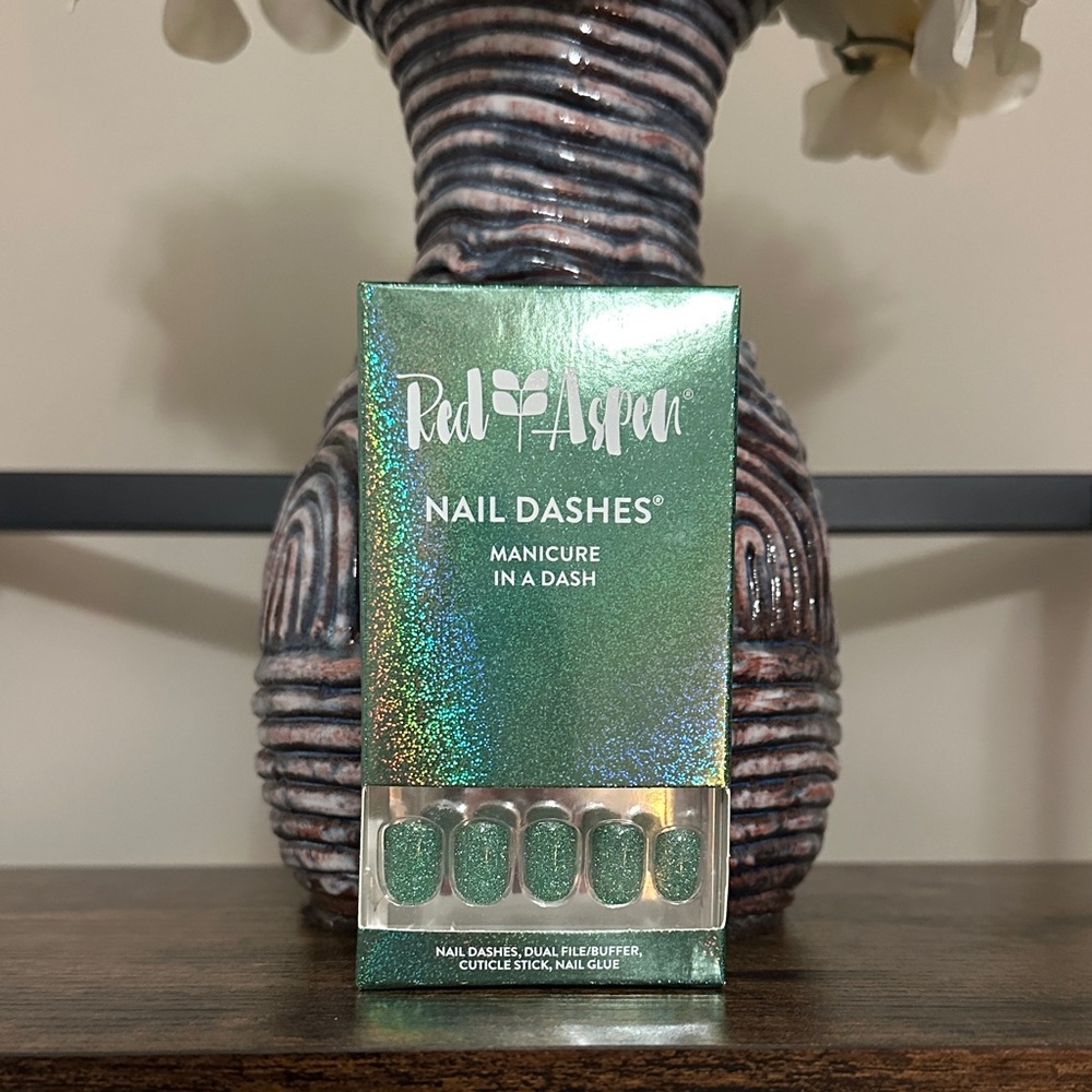 Red Aspen Nail Dashes- Indie Pine